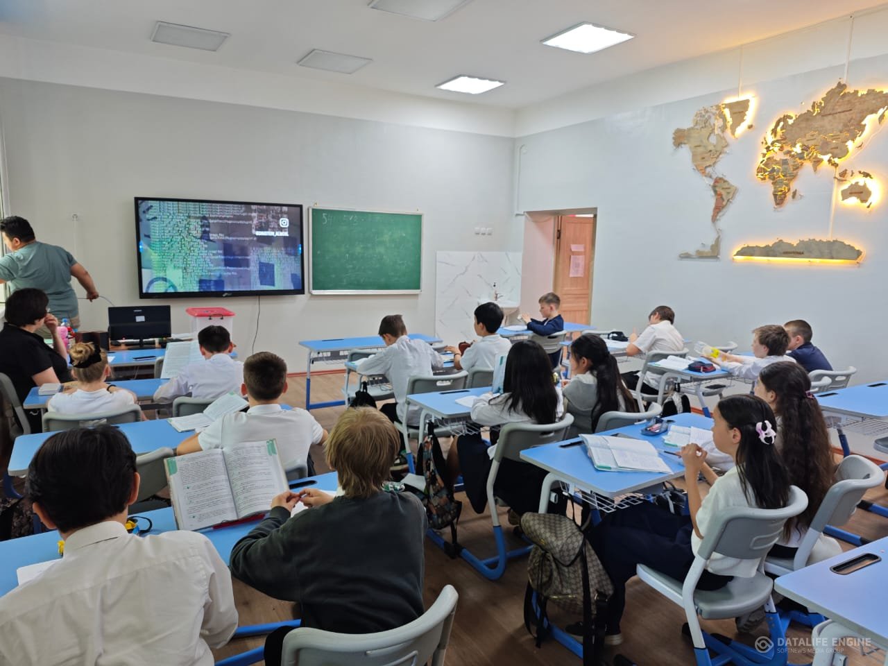 Жарылғыш заттар туралы бейнероликтер/ Просмотр видеороликов про взрывчатые вещества